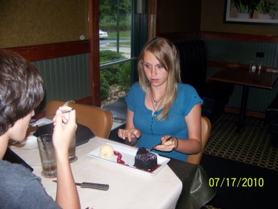 dinner out with TL & kids 007.JPG