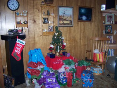 Christmas 2007 pics @ my house 001.JPG