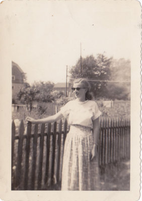 GARDEN-FENCE.jpg