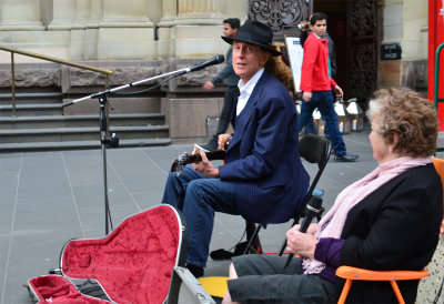 Buskers with humour