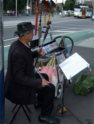 The lovely sounds of the banhu at times drowned out by the rattle of a passing tram