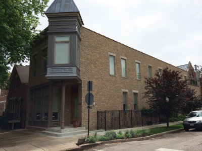 SW corner of Leavitt St & Homer. This was once a corner market.