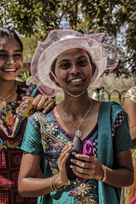 JEUNE FEMME   MAHABALIPURAM