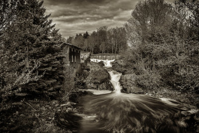 SUR LA MME RIVIRE, UNE AUTRE CHUTE ET SON MOULIN (ST-PASCAL), LE MOULIN LAJOIE