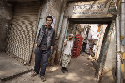 DANS LE QUARTIER AUTOUR DE LA GRANDE MOSQUÉE DE DELHI