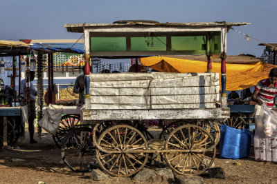 PONDICHERY SUR LE FRONT DE MER