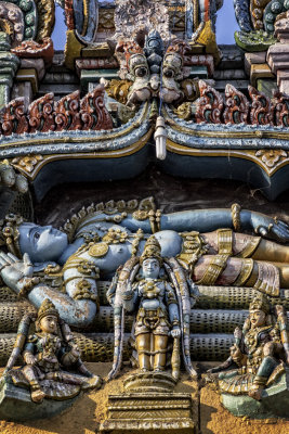 DANS UN TEMPLE DRAVIDIEN PRS DE TANJORE