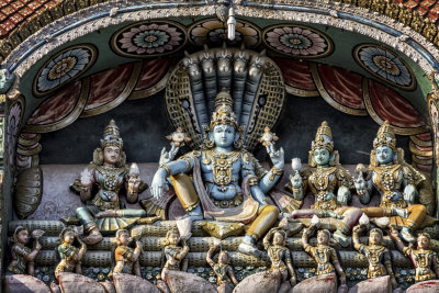 DANS UN TEMPLE DRAVIDIEN PRS DE TANJORE