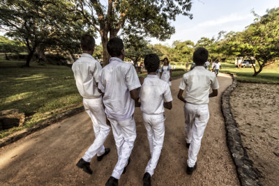 DES JEUNES ÉTUDIANTS SRI LANKAIS