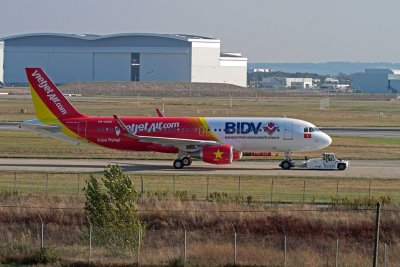 A320-214s_5742_VNA682_VJC