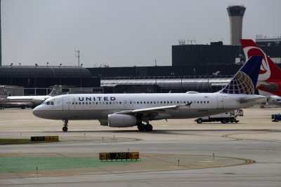 A320-232_0568_N430UA_UAL