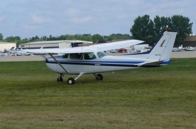 Cessna_C172P_74879_N54115_1981