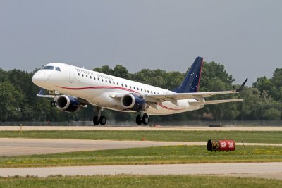 Embraer_EMB190-100IGW_N177HQ_2011