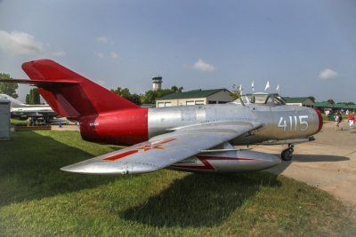 Mikoyan_Mig-15bis_1411_N15MG_1954