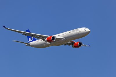 Airbus_A330-343E_1660_F-WWYJ_2015_SAS_LFBO_002.jpg