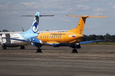 Embraer_EMB120ER_304_VQ-BCL_1995_Rusline_LFBF_001.jpg