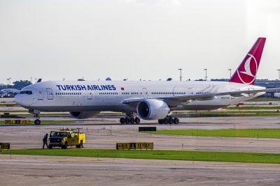 Boeing_B777-3F2ER_44125_TC-LJD_2015_THY_KORD_001_.jpg