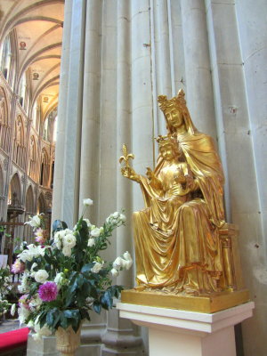 Bayeux Notre Dame Cathedral interior 03