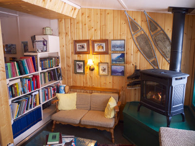 Roadhouse reading area