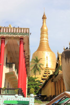 The bus back to Yangon had a short stop at Shwemawdaw Paya in Bago. The highest stupa in Myanmar.