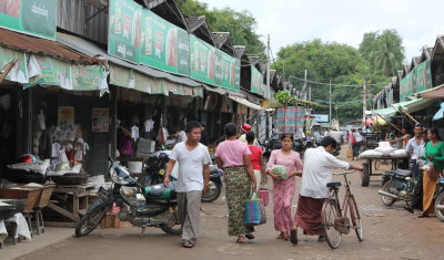 Market street in Nyaung U