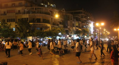 Aerobics at Sisowath Quay