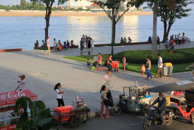 Sisowath Quay in the late afternoon.