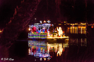 Willow Lake Lighted Boat Parade  4