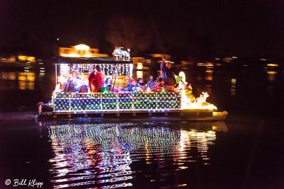 Willow Lake Lighted Boat Parade  5