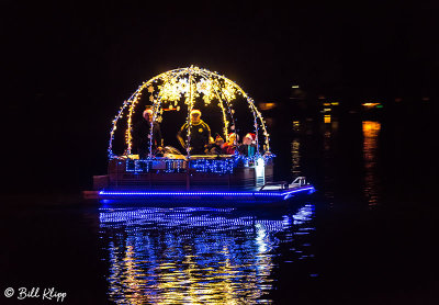 Willow Lake Lighted Boat Parade  9