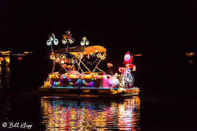 Willow Lake Lighted Boat Parade  10
