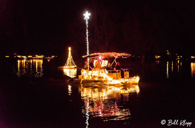 Willow Lake Lighted Boat Parade  12