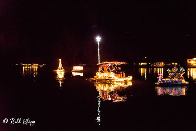 Willow Lake Lighted Boat Parade 17