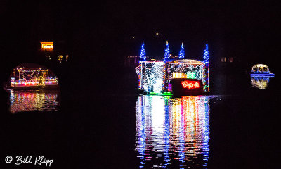 Willow Lake Lighted Boat Parade  18
