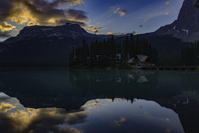Dawn At Emerald lake Lodge
