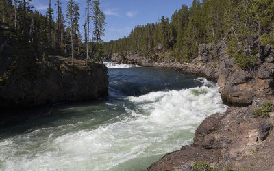 UpperYellowStoneFalls2.jpg