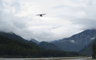 Cessna returning to Juneau from Skagway