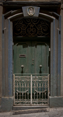 Malta 2013 Valletta door way.jpg