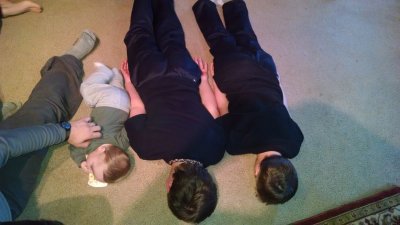 The Johnston boys teach Jack how to plank