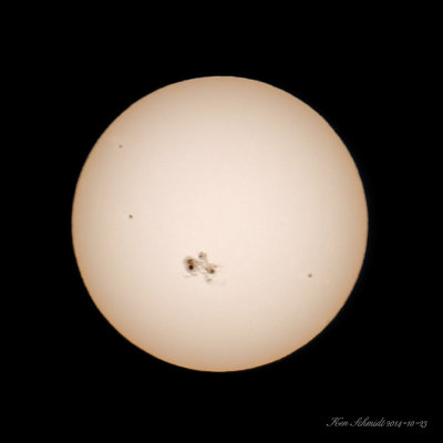 sun spots showing befor the eclipse started,2014-10-23