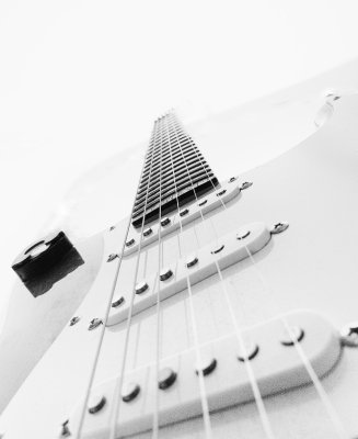 guitar_white.jpg