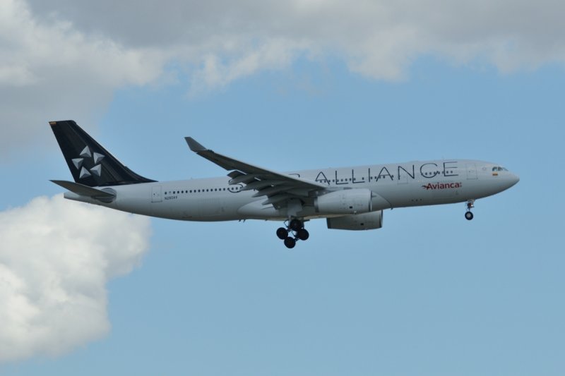 Avianca Airbus A330-200 N2802AV Star Alliance livery
