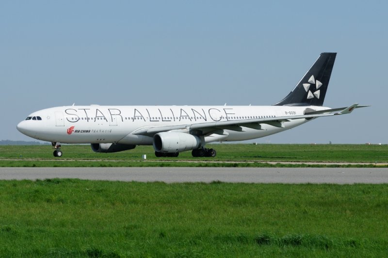 Air China Airbus A330-200 B-6091 Star Alliance livery