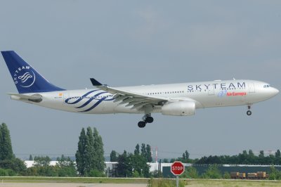 Air Europa Airbus A330-200 EC-LNH Skyteam livery 