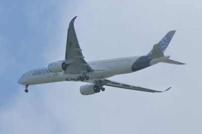 Airbus Industries Airbus A350-900 F-WXWB 