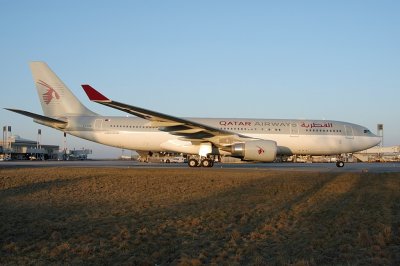 Qatar Airways Airbus A330-200 A7-ACB Old colour scheme 