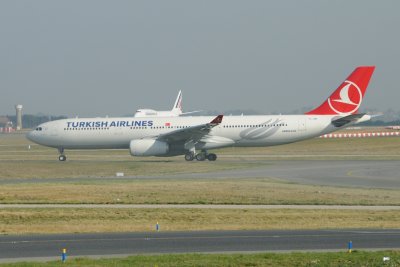 Turkish Airlines Airbus A330-300 TC-JNM 