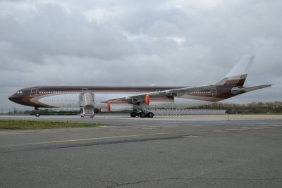 Klaret Aviation  Airbus A340-300  M-IABU