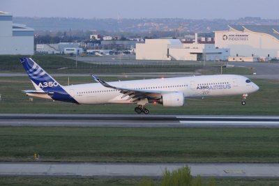 Airbus Industries Airbus A350-900 F-WZGG 