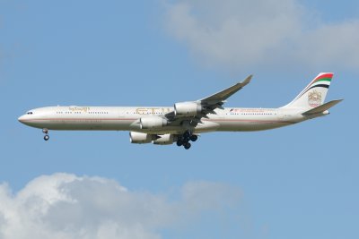 Etihad Airbus A340-600 A6-EHL 